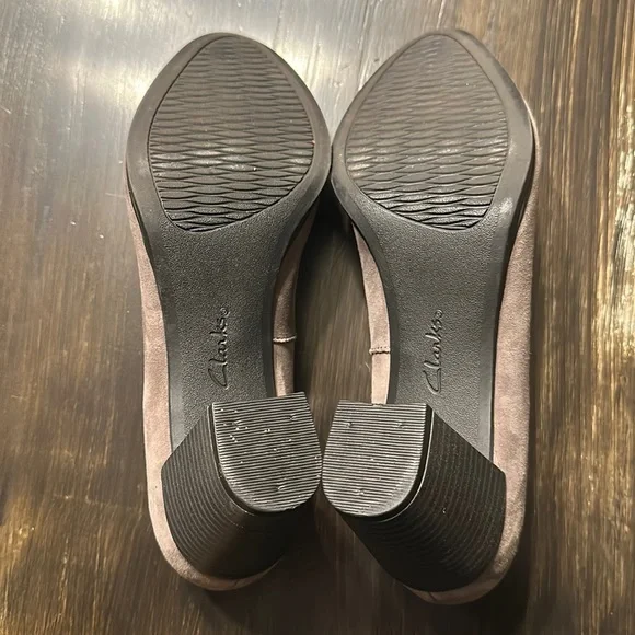 EUC Clarks Collection Suede Pumps size 7.5 - Picture 3 of 7